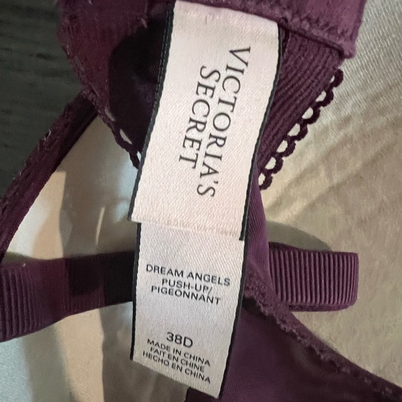 38D Victoria Secret Lace Bras - Picture 4 of 4